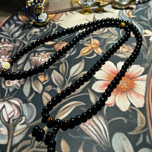 📿 Long Natural Stone Necklace with Dragon Symbol - Picture 3 of 3